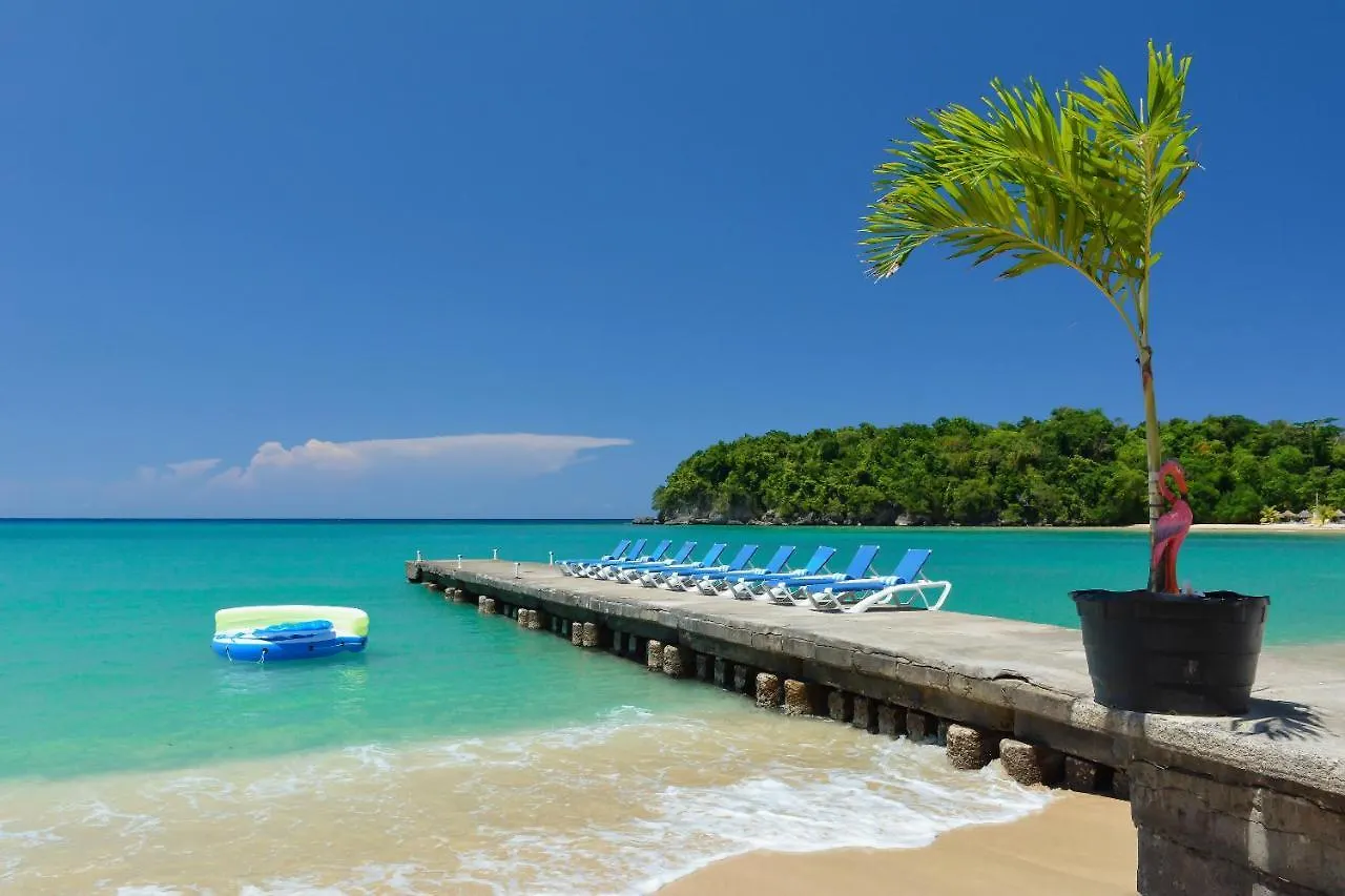 Beach Front Hotel Ocho Rios Jamajka